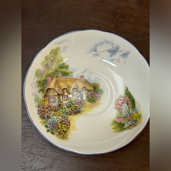 Allyn Nelson Collection Tea Cup & Saucer Bone China England Cottage - Picture 5 of 7